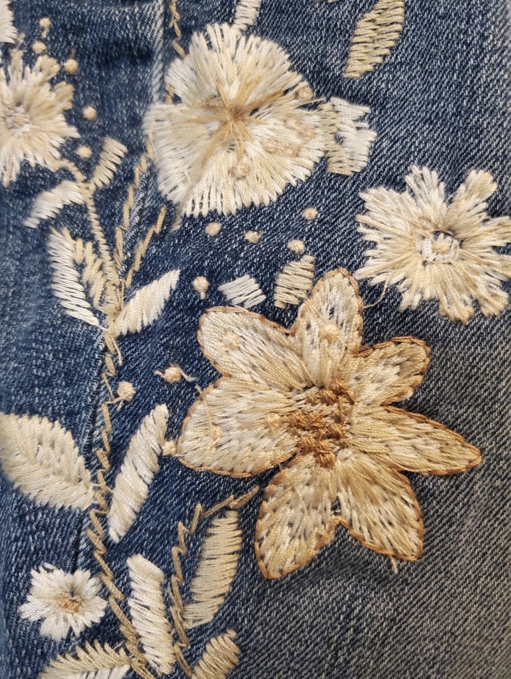 Lucky Brand Sweet Mid-rise Boot Ankle Embroidered Jeans Size 32/14 - Picture 7 of 9